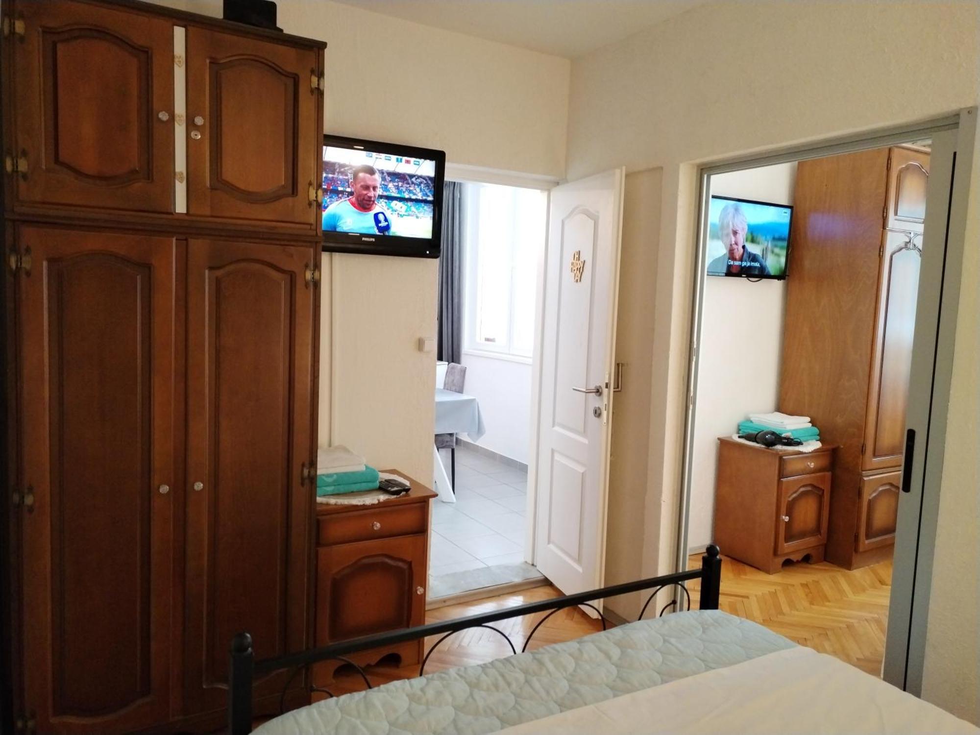 Apartment Suzana 2Br Split With Balcony Exterior photo