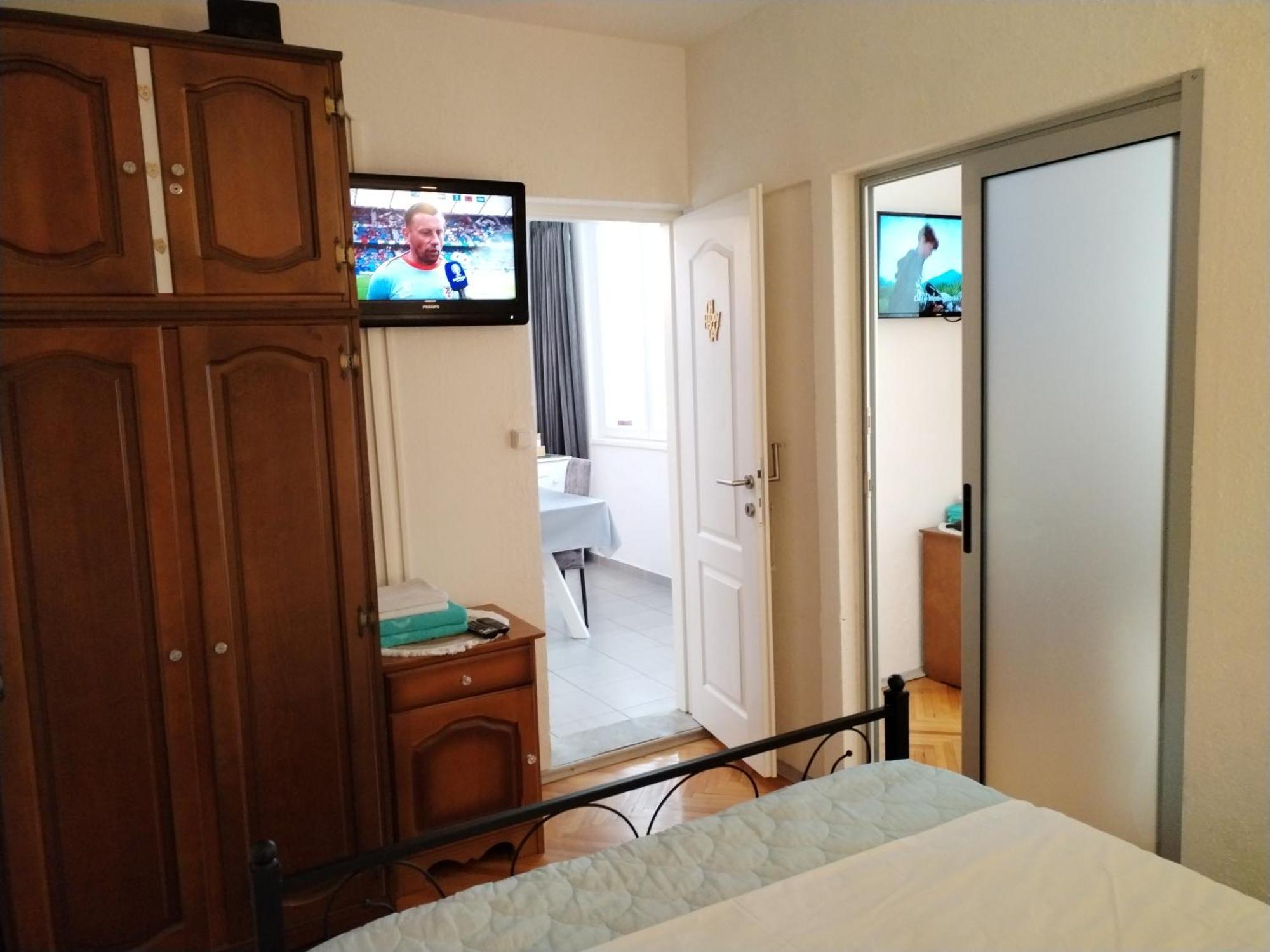 Apartment Suzana 2Br Split With Balcony Exterior photo